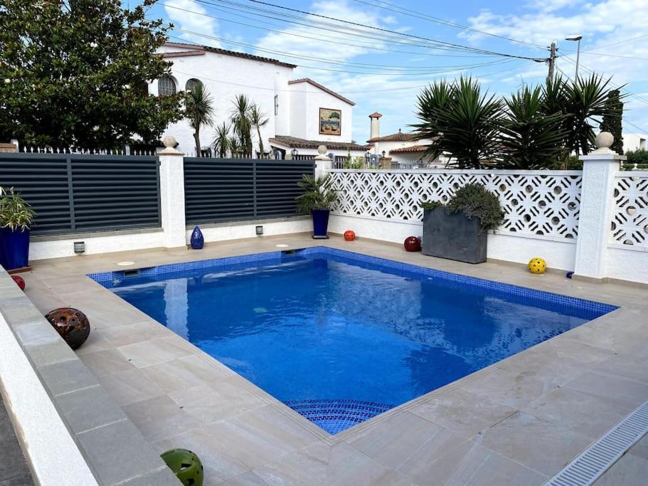 Jolie Maison Avec Sa Piscine Privee Wifi Empuriabrava Buitenkant foto